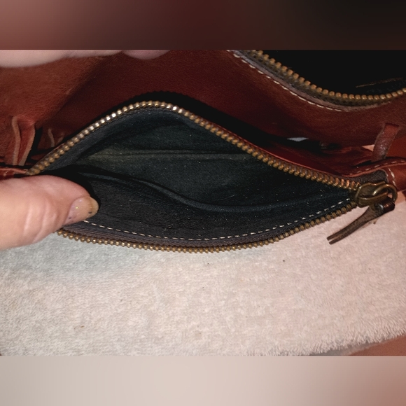 Marco Buggiani Genuine Leather Five Compartment Crossbody Purse - Picture 5 of 14